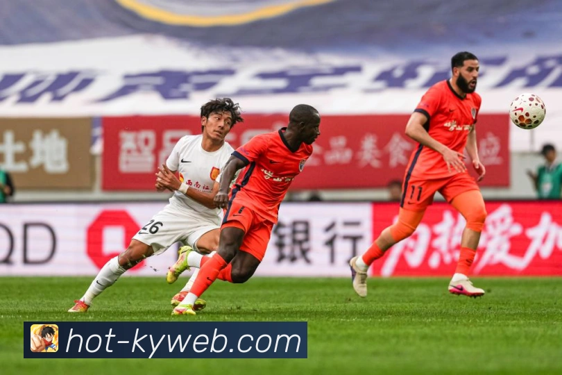 中场大师克罗斯的战术智慧与比赛影响力全解析